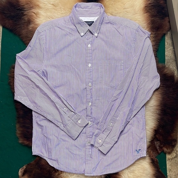 American Eagle Purple‎ and White Stripe Button Up Long Sleeve - Picture 1 of 7